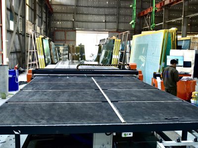 Alternative view of Máy cắt kính tự động